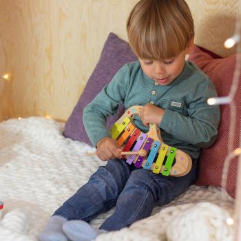 Preview: Xylophon aus Kiefernholz - Musikinstrument für Kinder ab 2 Jahren mit 8 Tönen, 1 Klöppel & Liederheft - Spielend Musik entdecken - 30x15cm - Braun/Bunt