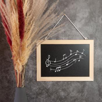 Preview: Holz Schreibtafel zum Aufhängen - Nachrichtenbrett für Küche, Wohnzimmer & Kinderzimmer - 21x29cm - Schwarz-Braun - Für Kreide & Kreidestifte