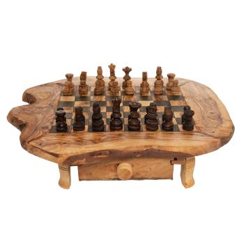 Preview: Olivenholz Schachbrett mit Figuren - Rustikales Strategiespiel & edle Dekoration - 40x40cm - Handgefertigt in Italien - Unikat Naturrand geölt
