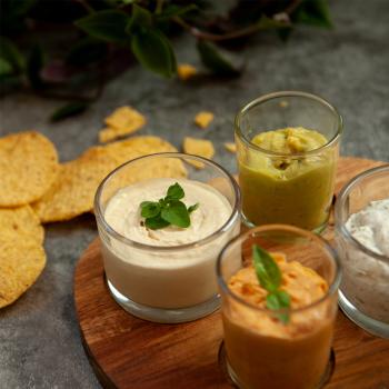 Preview: Servierbrett Akazienholz mit Griff - 4 Dipgläsern Servierschalen für Tapas Antipasti Apéro - Rustikales 5-teiliges Holz/Glas Set 30x16x1.5cm - Geschenkidee