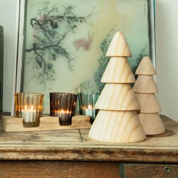 Preview: Deko Figur Tannenbaum aus Pinienholz - Stilvolle Holz Dekoration für gemütliches Ambiente - Rustikal, minimalistisch & klassisch - Braun, 10x18cm