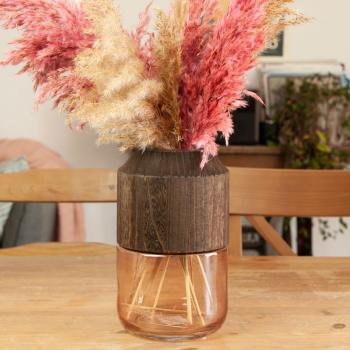 Preview: Blumenvase aus Glas und Blauglockenbaum-Holz - Edle Dekovase transparent/braun mit natürlicher Maserung - Modernes Wohnaccessoire Ø 14x23cm