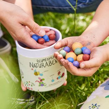 Preview: Blumenmurmeln Naturabenteuer - 100er Set Wildblumen-Mischung für blühenden Garten - Handgefertigt, inkl. Saatgut & Anleitung - Unterstützt Insektenvielfalt