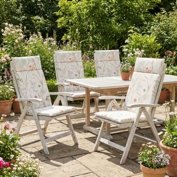 Preview: 4er-Set Luxuriöse Hochlehner-Auflage, Gartenstuhlkissen wasserabweisend, Blumenmuster weiss, 120 x 50 cm, weich & komfortabel für optimale Entspannung