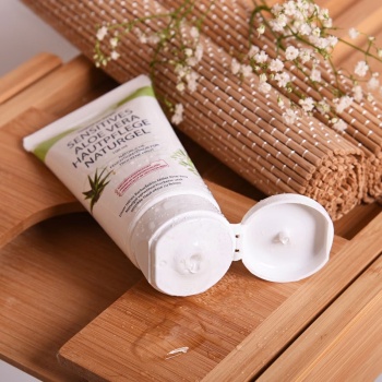 Preview: Sensitives Aloe Vera Gel 100ml – 98,3% reiner Natursaft Barbadensis Miller – Natürliche Feuchtigkeitspflege ohne zu fetten für Gesicht & Körper