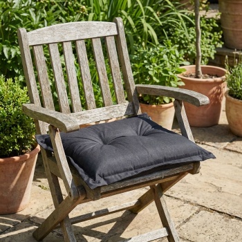 Preview: Garten Sitzkissen 50x50 cm Schwarz - 7cm dicke Stuhlauflagen mit UV-Schutz - Bequeme SG-20 Füllung - Modernes Design ohne Bänder - Baumwoll-Mix