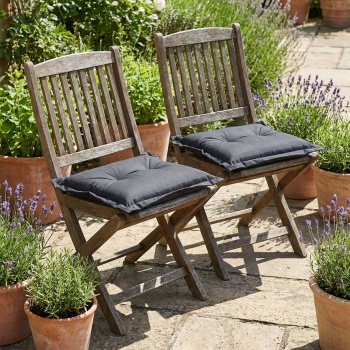 Preview: 2er-Set Garten Sitzkissen 50x50 cm Schwarz - 7cm dicke Stuhlauflagen mit UV-Schutz - Bequeme SG-20 Füllung - Modernes Design ohne Bänder - Baumwoll-Mix