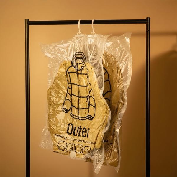 4er-Set Vakuum-Beutel mit Kleiderhaken, 67 x 90 cm: Ein effiziente Kleiderhülle für Bettwäsche & Kleidung - Schützen Sie Ihre Textilien