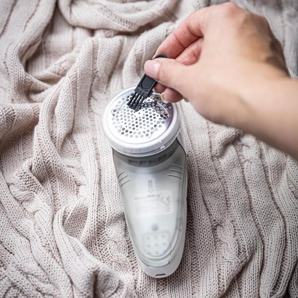 Akku-Fusselentferner mit Auffangbehälter: Effizient, kabellos & schonend, für Kleidung, Möbel & Textilien, wiederaufladbar, leicht zu reinigen