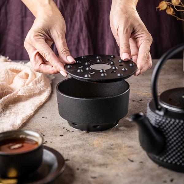 Elegante Teekanne mit Rechaud aus Gusseisen, schwarz: für langanhaltende Wärme & stilvollen Teegenuss