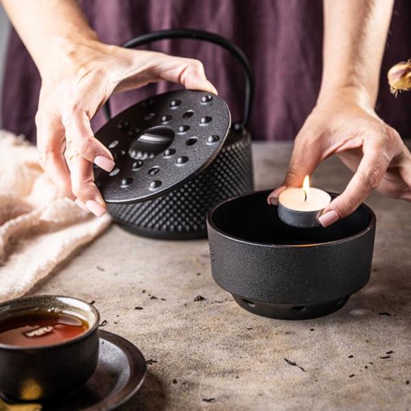 Elegante Teekanne mit Rechaud aus Gusseisen, schwarz: für langanhaltende Wärme & stilvollen Teegenuss