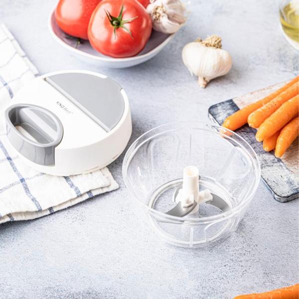 Seilzug-Multi-Zerkleinerer, 400 ml, weiss-grau, Zwiebelschneider für müheloses Zerkleinern von Gemüse, Kräutern & Nüssen