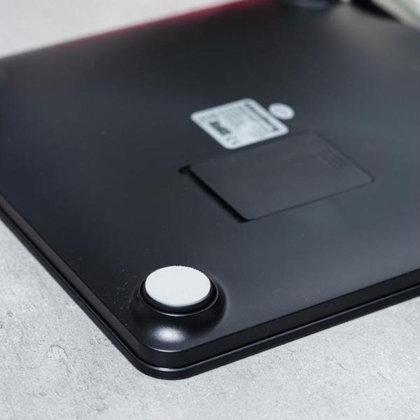 Profi Personenwaage mit Handsensoren & digitalem Farbdisplay, schwarz: umfangreiche Körperanalyse für Gesundheit & Fitness, präzise Messungen