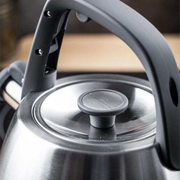 Klassischer Edelstahl-Wasserkessel mit schwarzen Griffen, 2,5 l, für alle Herdarten inklusive Induktion, hochwertig & elegant