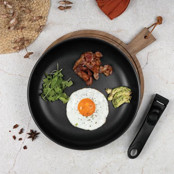 5 Pfannen-Kochset mit Titanbeschichtung, elegantes Mattschwarz – Geschmiedetes Aluminium, Smart Lids & Glasdeckel, langlebig & robust