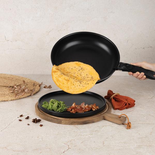 5 Pfannen-Kochset mit Titanbeschichtung, elegantes Mattschwarz – Geschmiedetes Aluminium, Smart Lids & Glasdeckel, langlebig & robust