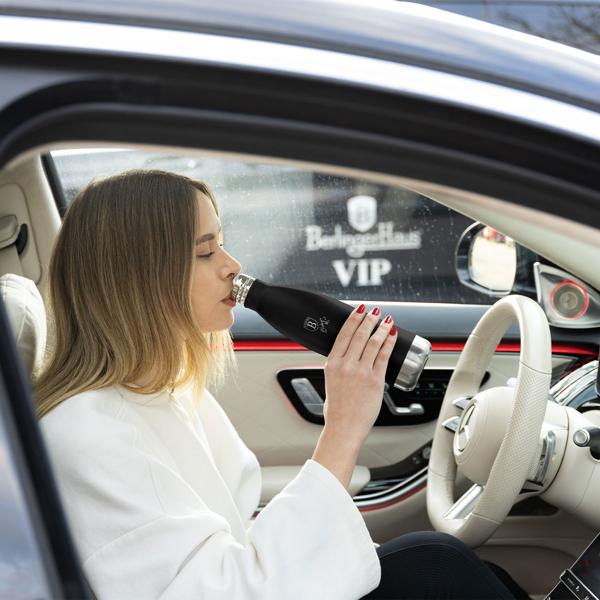 Hochwertige 0,5L Edelstahl Thermosflasche in matt-schwarz: Für heiße & kalte Getränke, auslaufsicher, doppelwandig & ein stilvoller Begleiter für unterwegs