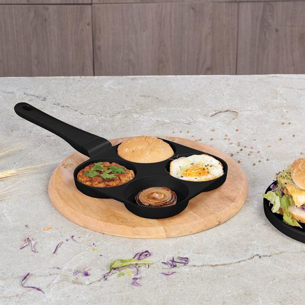 Praktische 4-Loch Pfanne (Ø 20cm) in elegantem Mattschwarz: Perfekt für Spiegeleier, Pancakes & Burger, antihaftbeschichtung, einfache Reinigung & zeitsparend