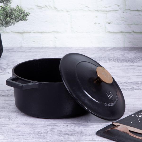 Hochwertiger Gusseisenbräter mit Deckel, 2,75 Liter, schwarz-roségold - Für perfektes Schmoren & Braten - Robust & langlebig kochen