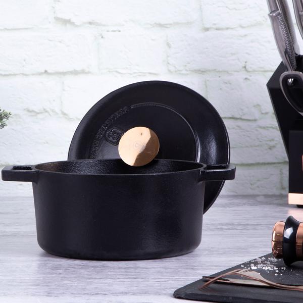 Hochwertiger Gusseisenbräter mit Deckel, 2,75 Liter, schwarz-roségold - Für perfektes Schmoren & Braten - Robust & langlebig kochen