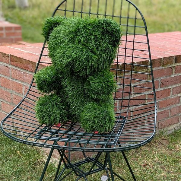 Gras-Figur Deko Bär 32cm: Kunstgras-Tierfigur für Garten & Balkon –pflegeleicht & immergrün – Schafft verspielte Akzente & gute Laune