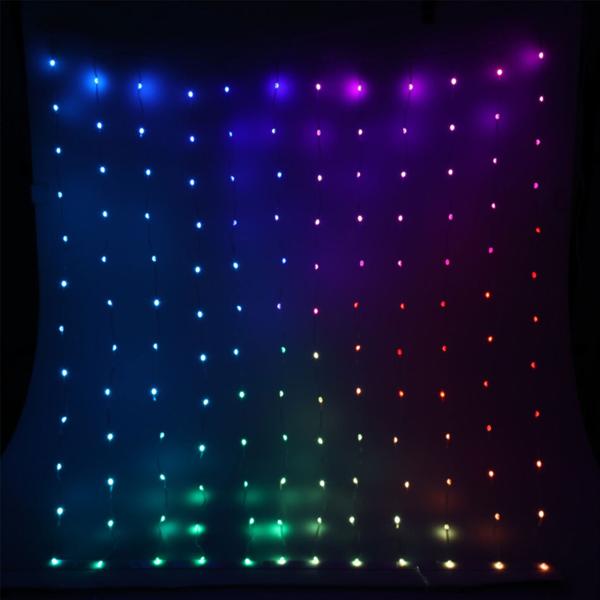 Mehrfarbiger RGB Lichtervorhang 144 LEDs mit Fernbedienung, ideal für Innen & Aussen - Stimmungsvolle Fenster Lichterkette für Partys & Deko