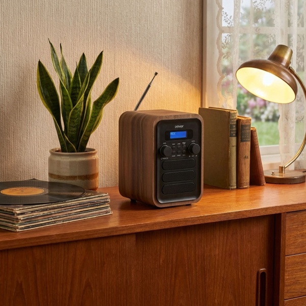 Retro DAB+/FM-Radio, Holzoptik, grau: Digitalradio mit edlem Design – Ein Klangwunder für nostalgischen Genuss & klare Sender