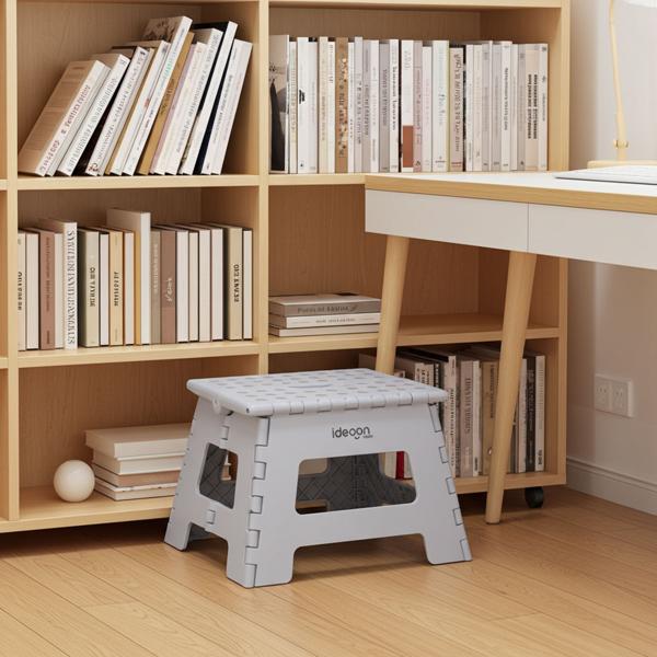 Stabiler Klappbarer Tritthocker bis 150 kg belastbar – Faltbarer Tritthocker flach & platzsparend für Küche, Bad, Wohnmobil, u.v.m.