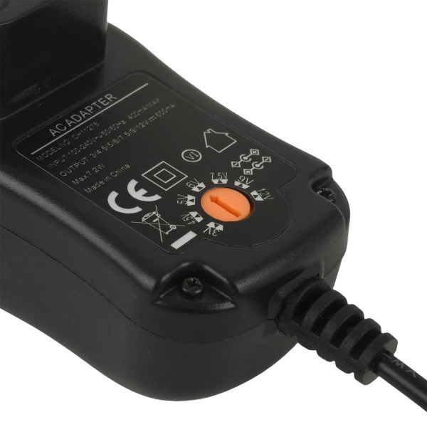 Universal Netzteil 3-12V 600mA 7,2W inkl. 6 Adapter, Pol-Wender & Schlüssel - Flexibles Schaltnetzteil für Kleingeräte, effizient & sicher