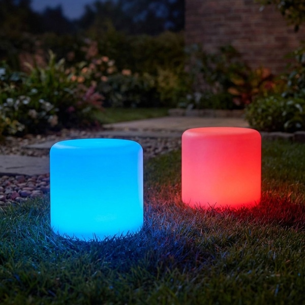 2er-Set Moderne LED Solar Zylindrische Tischlampe & Gartenleuchte mit Erdspiess, RGBW Farbwechsel, USB aufladbar, IP44 wetterfest 