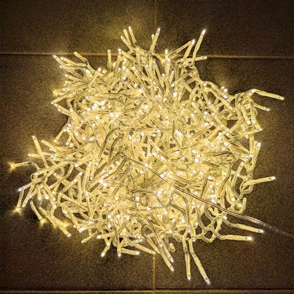Weihnachts Clusterlichterkette 576 LED Warmweiss – IP44 Aussen & Innen, 4,2m funkelnde Büschellichterkette für gemütliche Atmosphäre