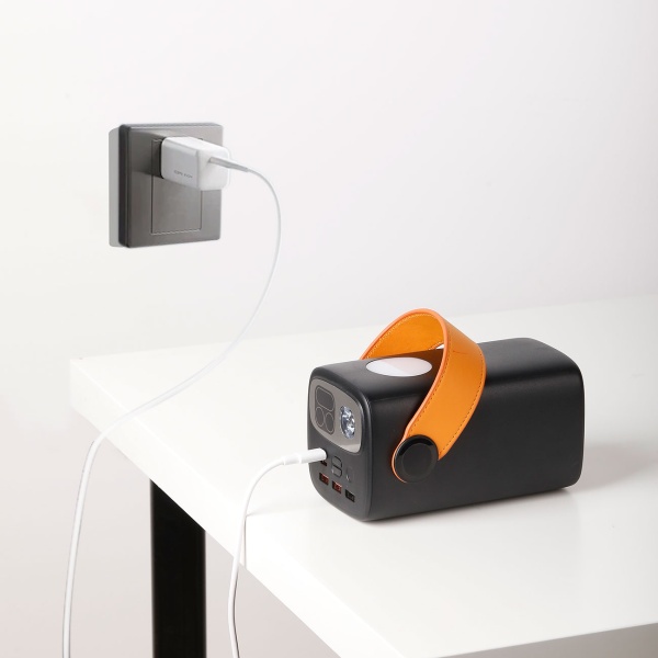 Starke Powerbank 60000mAh, 100W, USB-C PD Externer Akku: Mobiles Ladegerät mit LED Lampe für Laptop, Notebook, Smartphone - Schnelles Laden