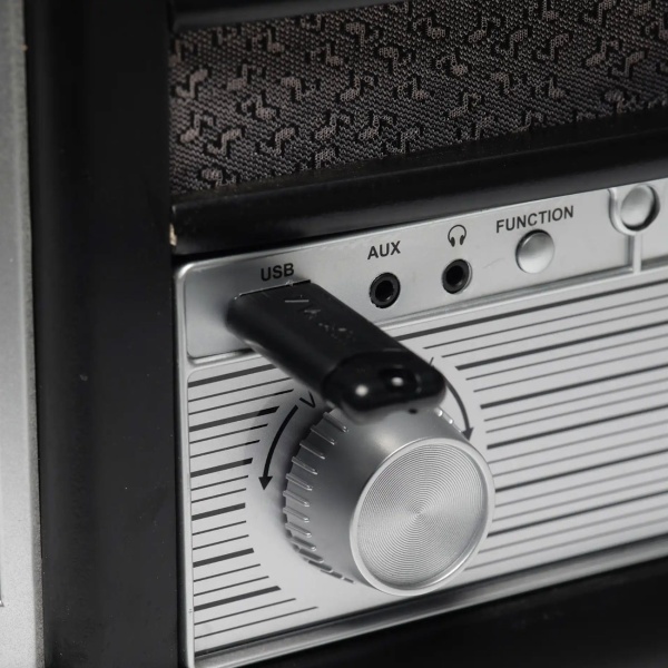 Edles Retro Musikcenter – DAB+ UKW Radio, Plattenspieler, Kassettendeck, CD, USB-Recorder & AUX - Nostalgische HiFi-Anlage mit sattem Sound