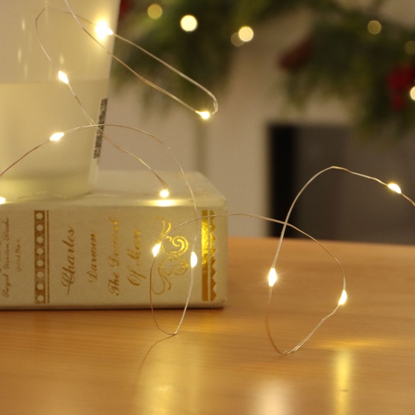 2er-Set LED-Micro-Lichterkette je 10m mit 100 warmweissen LEDs: Batteriebetrieben, inkl. Fernbedienung, 8 Leuchtmodi & Timer für gemütliche Dekoration