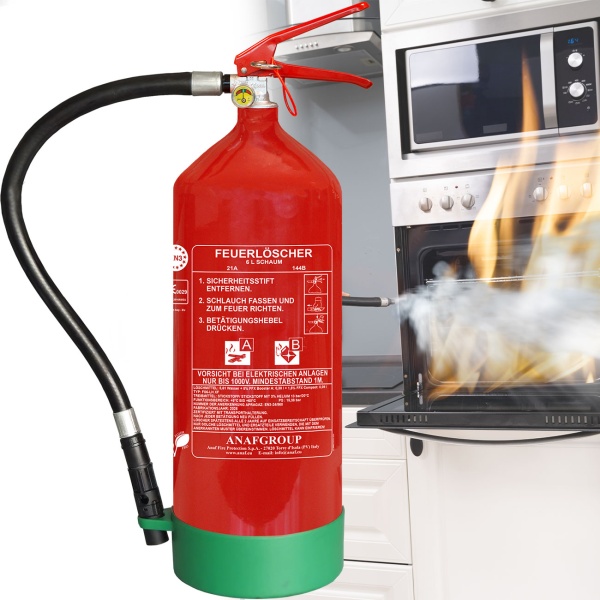 6L Schaumfeuerlöscher Fluorfrei, Brandklasse A B, Feuerlöscher mit Manometer & Wandhalterung, 21A 144B, Löschgerät inklusive Gummischlauch