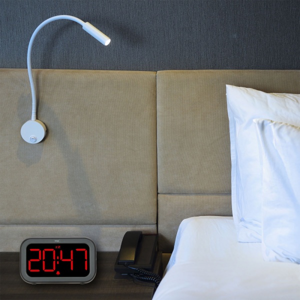 Digitalwecker mit LCD & LED Anzeige - Akku Tischuhr mit Lichtsensor & Snooze - USB aufladbar - Modernes Design für Schlafzimmer & Büro - 13,2cm