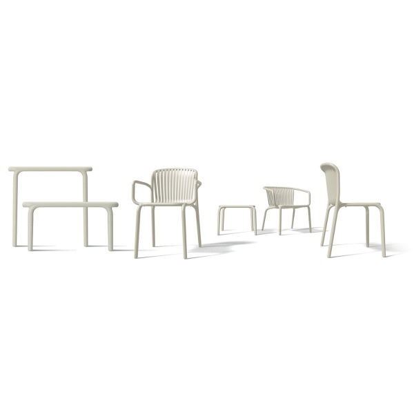 Gartenmöbel-Set, Beige: 2 bequeme Stühle & ein stabiler Beistelltisch - modernes Balkon-Set, wetterfest, leicht & ergonomisch für draussen