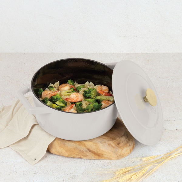 Gusseisen Schmortopf Ø24 cm 4,35L, Creme: Edle Kasserolle, induktionsgeeignet & ofenfest - Bräter zum Schmoren, Backen & Servieren