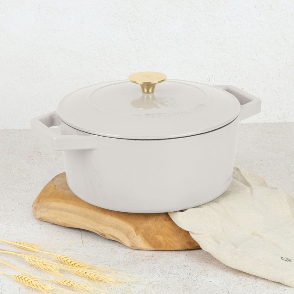 Gusseisen Schmortopf Ø24 cm 4,35L, Creme: Edle Kasserolle, induktionsgeeignet & ofenfest - Bräter zum Schmoren, Backen & Servieren