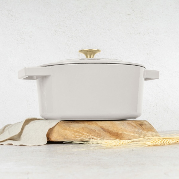 Gusseisen Schmortopf Ø24 cm 4,35L, Creme: Edle Kasserolle, induktionsgeeignet & ofenfest - Bräter zum Schmoren, Backen & Servieren