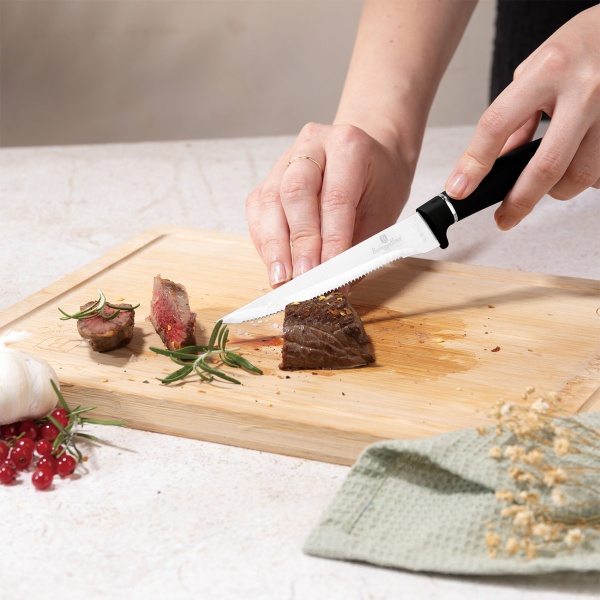 Steakmesser Set 6 teilig aus Edelstahl - Scharfe Fleischmesser 11,5 cm Klinge mit Soft-Touch Griff - Edle Messer, Schwarz