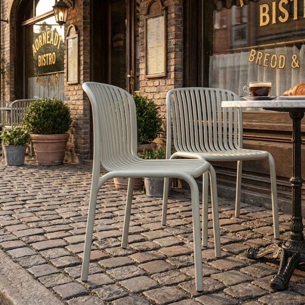2er-Set Stapelbarer Gartenstuhl in Beige, moderner Kunststoffstuhl in Bauhaus-Optik - ergonomischer Terrassenstuhl, wetterfest und nachhaltig