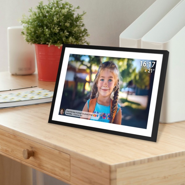 Smarter 15,6" Digitaler Bilderrahmen mit WLAN - Tolles Full HD IPS Touch-Display, 16GB, Frameo App für Fotos & Videos, Ideales Geschenk