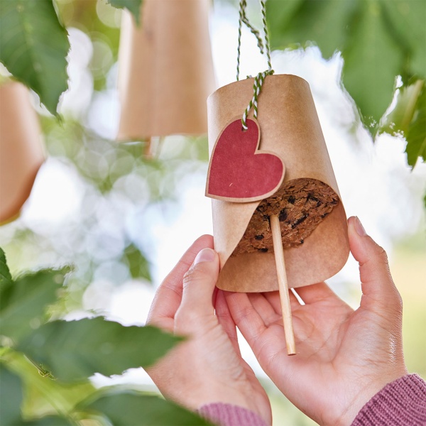 Leckerbissen Bausatz Wildtierwelt - 3 Futterglocken DIY Bastelset für Kinder - Winter Futterstellen für Wildvögel mit Kokosfett