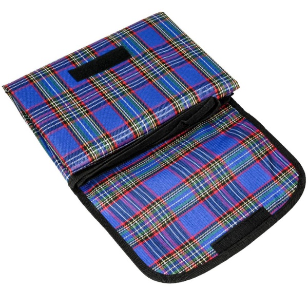 Picknickdecke in Blau kariert (150x130 cm), wasserabweisend – Leicht, faltbar & ideal für Garten, Park, Strand, Camping und den Urlaub unterwegs