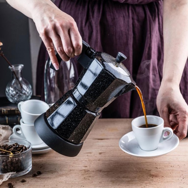 Elektrische Espresso-Kaffeemaschine & Espressokocher im Mokka Stil schwarz: 500 W, 300 ml für 6 Tassen, edler Kaffeebereiter für Zuhause