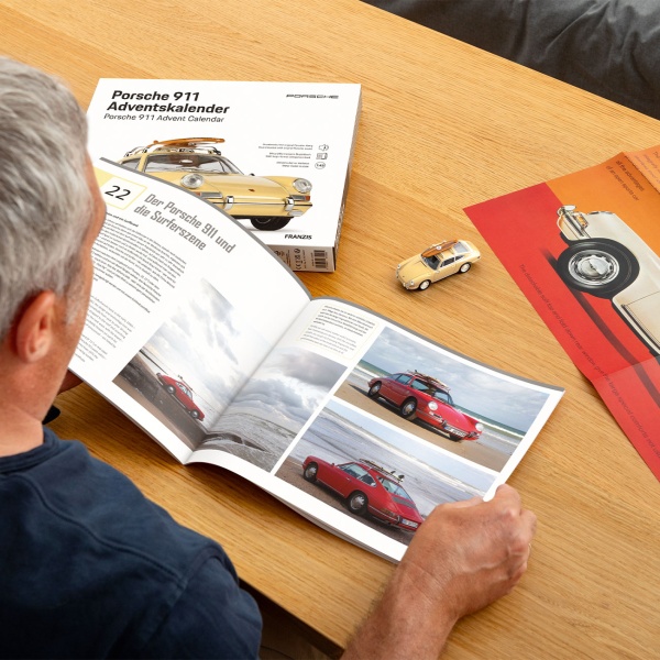 Porsche 911 Adventskalender als Modellauto-Bausatz in 1:43 mit Sound: Hochwertiges Retro-Sammler-Auto-Geschenk für Erwachsene & Kinder ab 14 Jahren