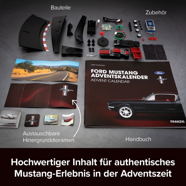 Ford Mustang Adventskalender – Fastback Modellauto 1:43 Bausatz in Schwarz mit V8 Soundbasis, Begleitbuch & Zubehör – Geschenk für Auto Fans