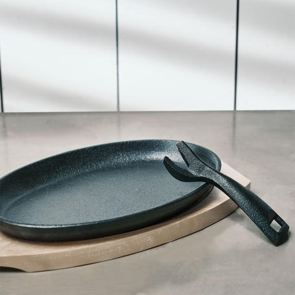 4er-Set Massive Profi Servierpfanne aus Gusseisen mit Holz-Untersetzer, 24 x 14 x 2,2 cm, Abnehmbarer Griff bis 230 °C hitzebeständig 