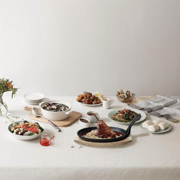 4er-Set Massive Profi Servierpfanne aus Gusseisen mit Holz-Untersetzer, 24 x 14 x 2,2 cm, Abnehmbarer Griff bis 230 °C hitzebeständig 